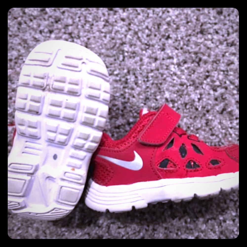 Nike toddler tennis shoes